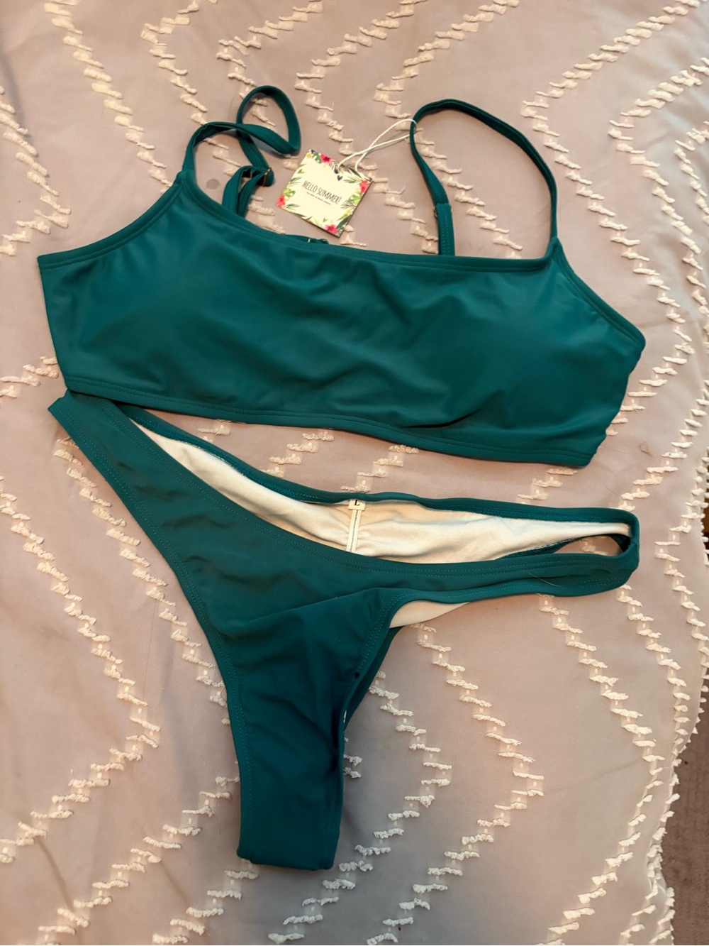 NWT Women’s Bikini Set - Sporty Crop Top & Cheeky Bottom